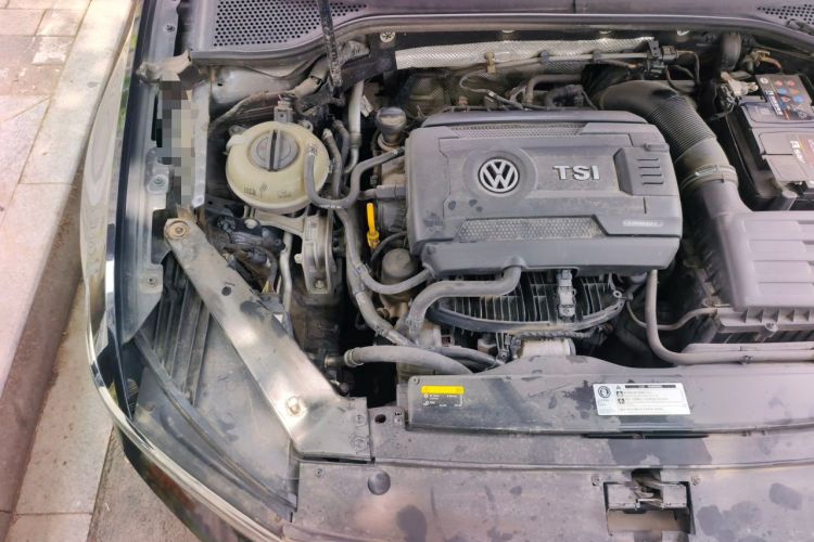 Used Volkswagen Magotan 2018 Facelift 330TSI DSG Luxury Model Engine Bay Right