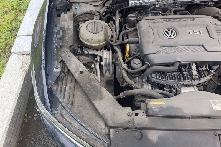 Used Volkswagen Magotan 2018 Facelift 330TSI DSG Luxury Model Engine Bay Right