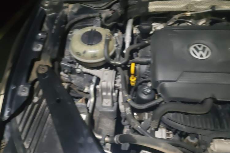 Used Volkswagen Magotan 2018 330TSI DSG Luxury Model Engine Bay Right