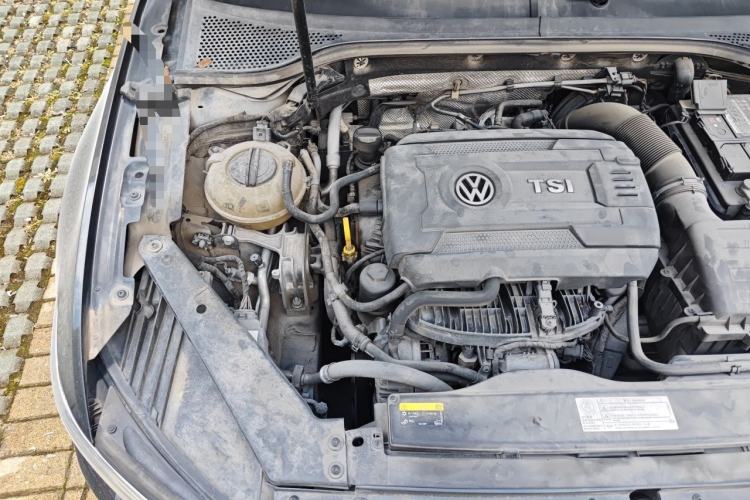 Used Volkswagen Magotan 2018 Facelift 330TSI DSG Luxury Model Engine Bay Right
