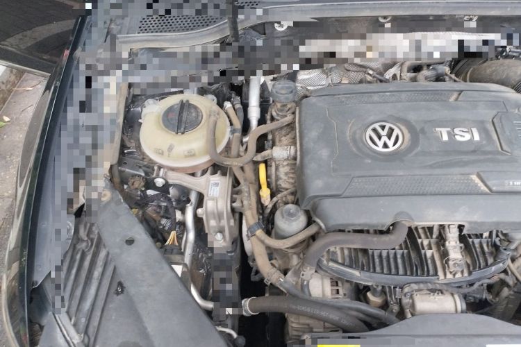 Used Volkswagen Magotan 2018 Facelift 330TSI DSG Luxury Model Engine Bay Right