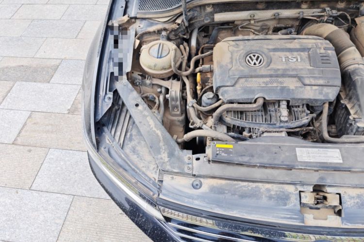 Used Volkswagen Magotan 2018 330TSI DSG Luxury Model Engine Bay Right