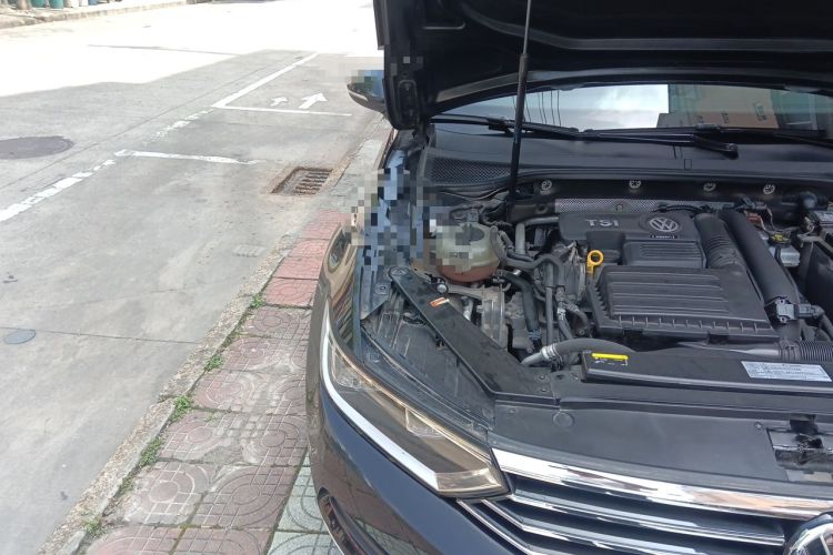 Used Volkswagen Magotan 2018 280TSI DSG Enjoyment Model Engine Bay Right