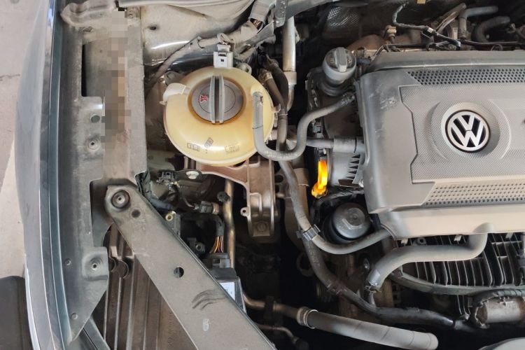 Used Volkswagen Magotan 2018 330TSI DSG Luxury Model Engine Bay Right