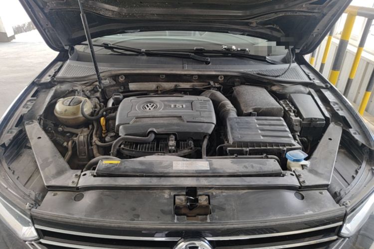 Used Volkswagen Magotan 2018 330TSI DSG Advanced Model Engine Bay