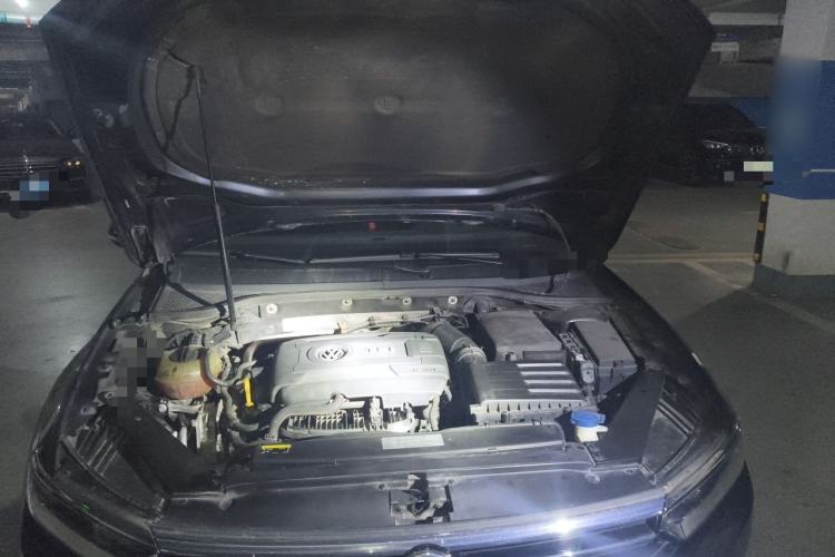 Used Volkswagen Magotan 2018 330TSI DSG Luxury Model Engine Bay