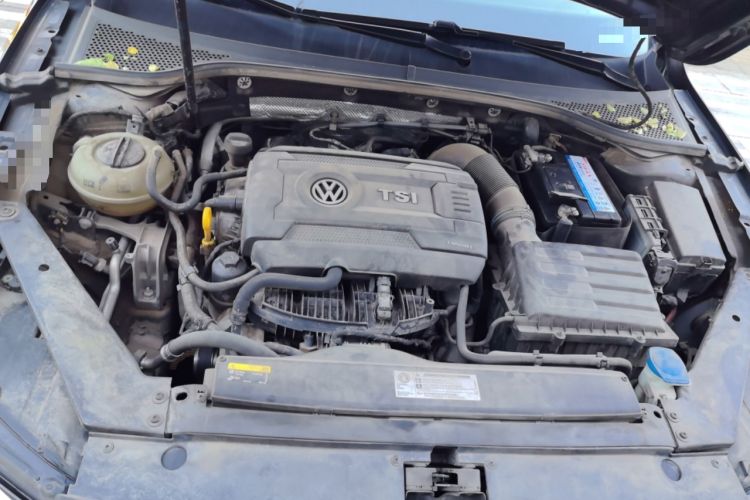 Used Volkswagen Magotan 2018 330TSI DSG Advanced Model Engine Bay