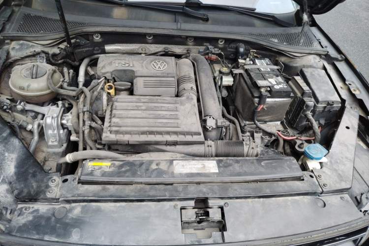 Used Volkswagen Magotan 2018 280TSI DSG Comfort Model Engine Bay