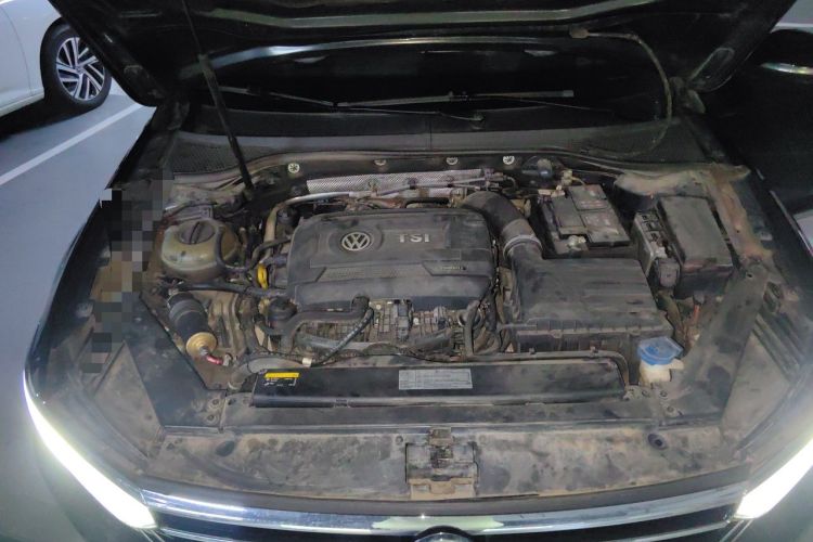 Used Volkswagen Magotan 2018 Facelift 330TSI DSG Luxury Model Engine Bay