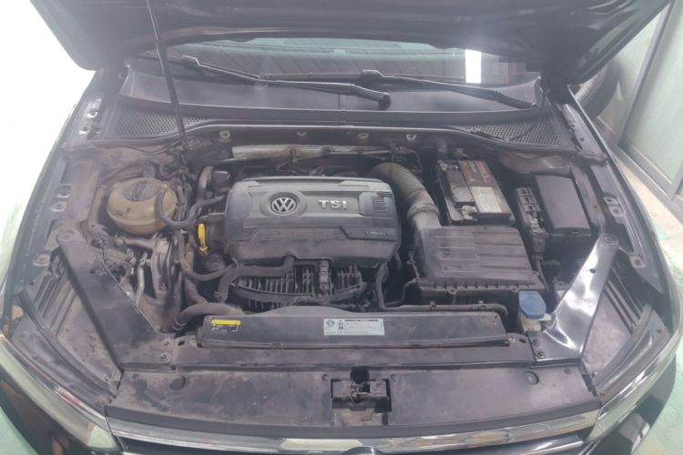 Used Volkswagen Magotan 2018 Facelift 330TSI DSG Luxury Model Engine Bay