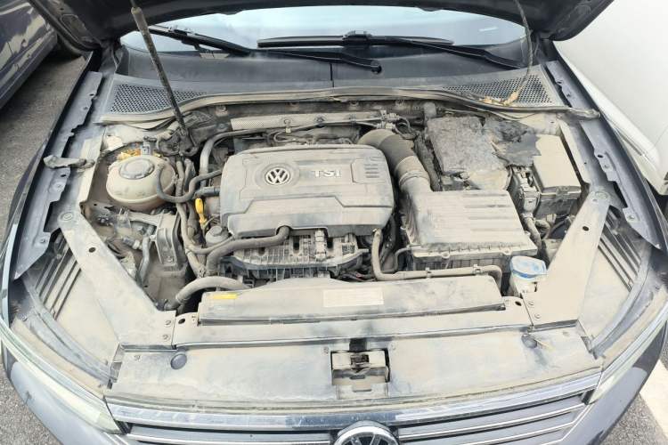 Used Volkswagen Magotan 2018 380TSI DSG Luxury Model Engine Bay