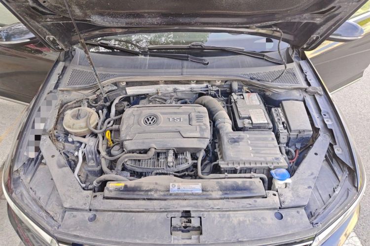 Used Volkswagen Magotan 2018 330TSI DSG Advanced Model Engine Bay
