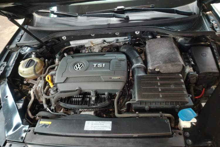 Used Volkswagen Magotan 2018 330TSI DSG Luxury Model Engine Bay