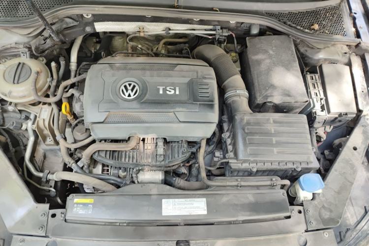 Used Volkswagen Magotan 2018 330TSI DSG Advanced Model Engine Bay