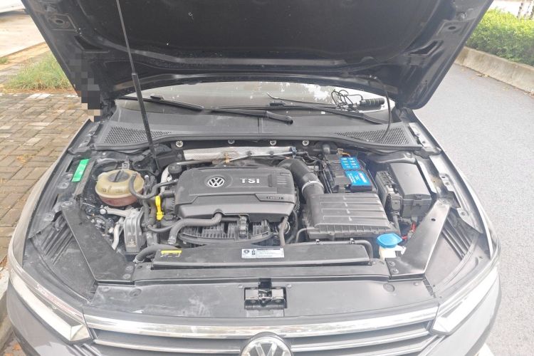 Used Volkswagen Magotan 2018 Facelift 330TSI DSG Luxury Model Engine Bay