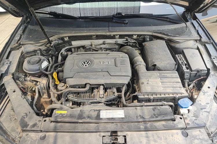 Used Volkswagen Magotan 2018 Facelift 330TSI DSG Luxury Model Engine Bay
