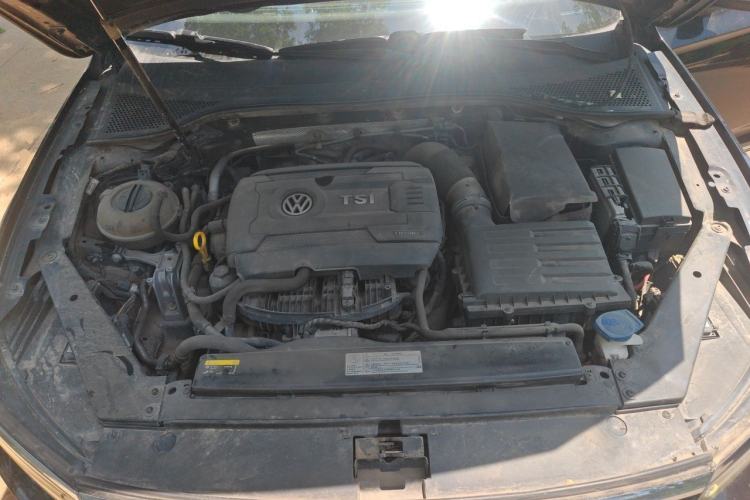 Used Volkswagen Magotan 2018 330TSI DSG Luxury Model Engine Bay