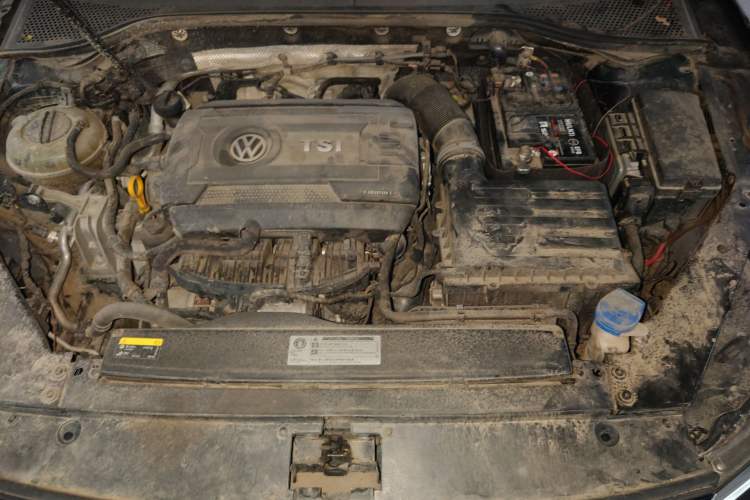 Used Volkswagen Magotan 2018 330TSI DSG Advanced Model Engine Bay
