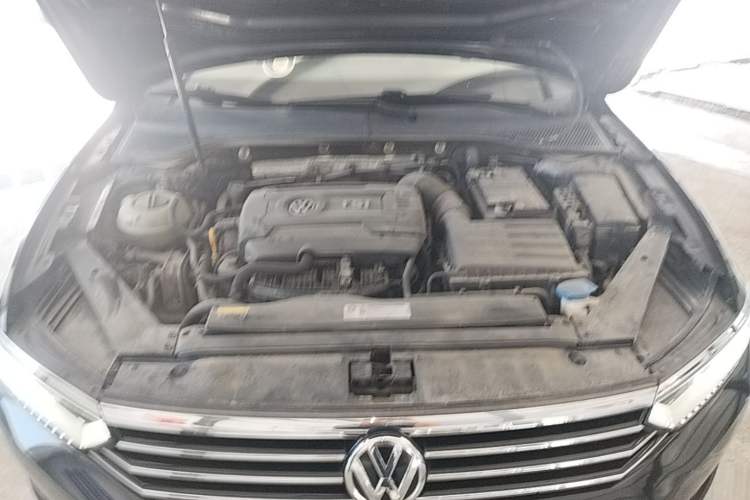 Used Volkswagen Magotan 2018 Facelift 330TSI DSG Luxury Model Engine Bay