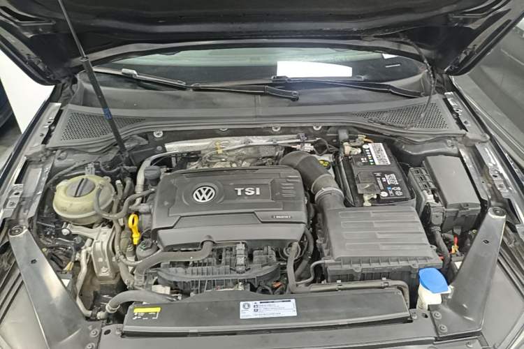 Used Volkswagen Magotan 2018 Facelift 380TSI DSG Luxury Version Engine Bay