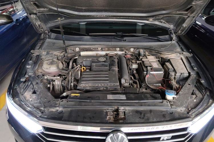Used Volkswagen Magotan 2018 280TSI DSG Leading Model Engine Bay