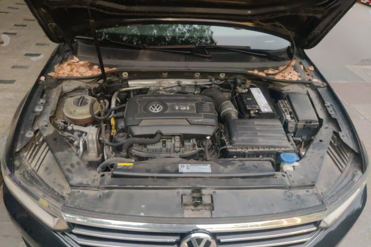 Used Volkswagen Magotan 2018 Facelift 330TSI DSG Luxury Model Engine Bay