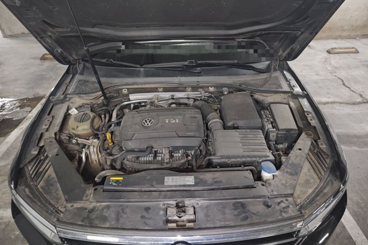 Used Volkswagen Magotan 2018 330TSI DSG Luxury Model Engine Bay