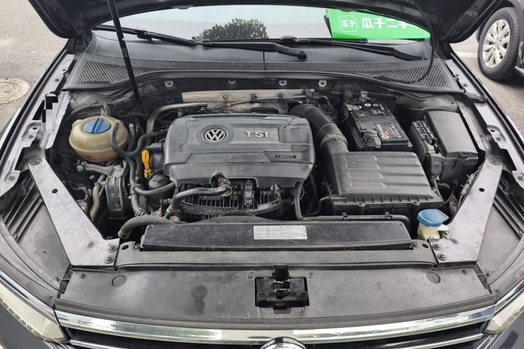 Used Volkswagen Magotan 2018 330TSI DSG Luxury Model Engine Bay