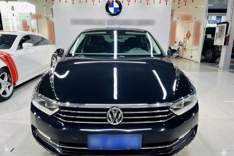 Used Volkswagen Magotan 2018 330TSI DSG Luxury Model Exterior 1