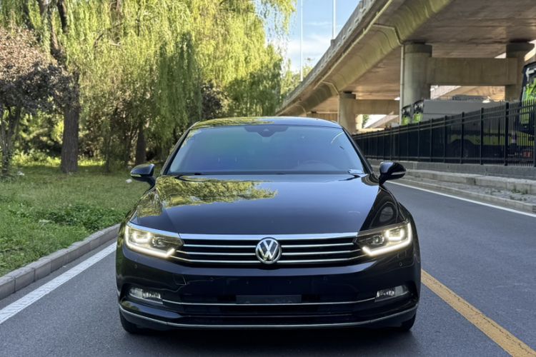 Used Volkswagen Magotan 2018 330TSI DSG Luxury Model Exterior 1