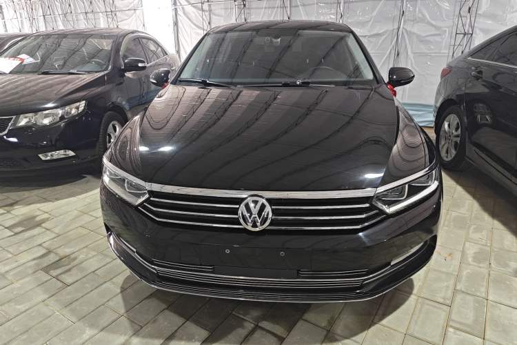 Used Volkswagen Magotan 2018 330TSI DSG Luxury Model Exterior 1