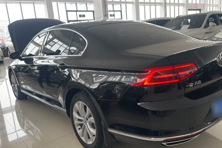 Used Volkswagen Magotan 2018 Facelift 330TSI DSG Luxury Model Exterior 1