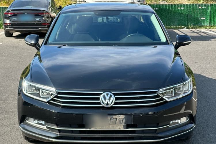 Used Volkswagen Magotan 2018 280TSI DSG Comfort Model Exterior 1
