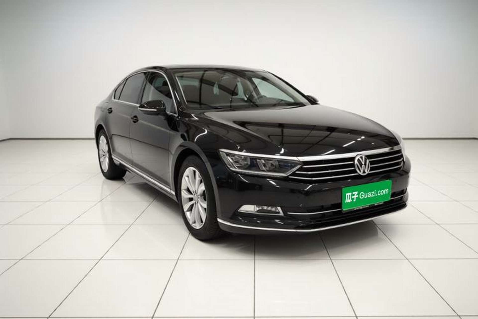Used Volkswagen Magotan 2018 Facelift 330TSI DSG Luxury Model Exterior 2