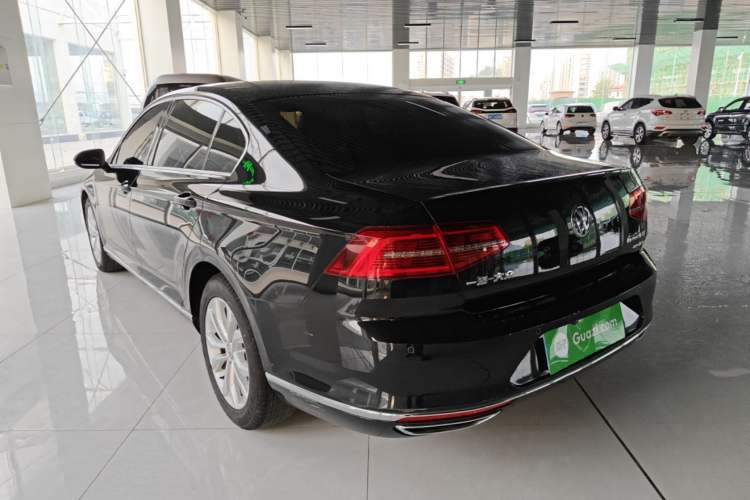 Used Volkswagen Magotan 2018 330TSI DSG Luxury Model Exterior 2