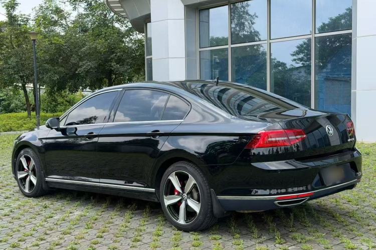Used Volkswagen Magotan 2018 330TSI DSG Advanced Model Exterior 2