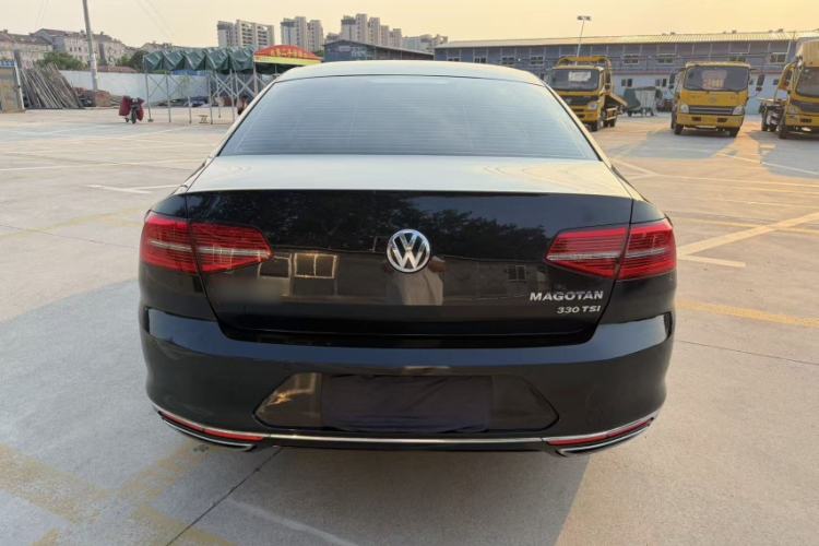 Used Volkswagen Magotan 2018 330TSI DSG Luxury Model Exterior 2