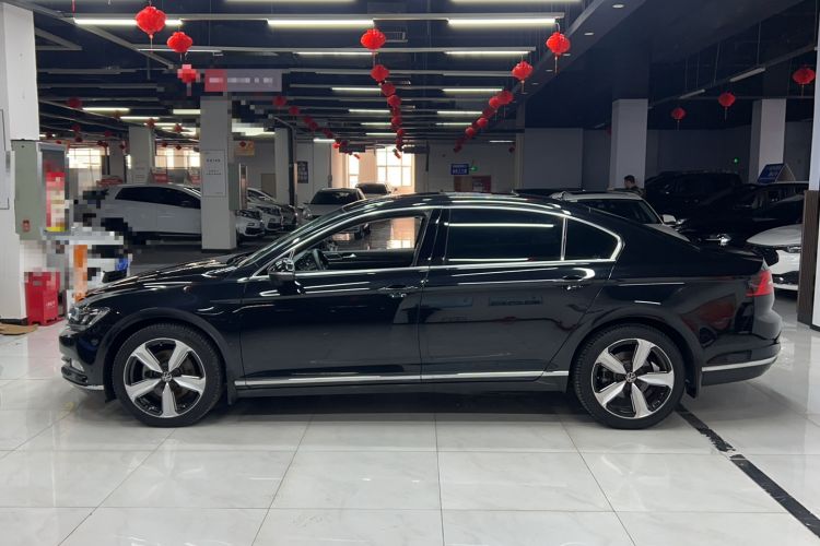 Used Volkswagen Magotan 2018 330TSI DSG Luxury Model Exterior 2