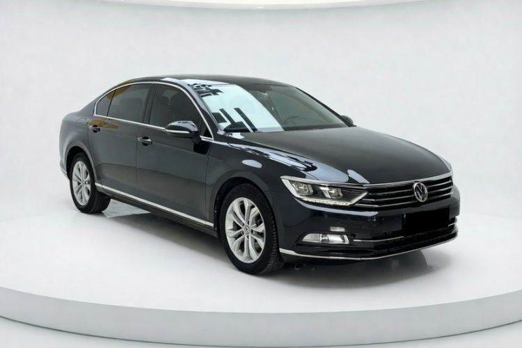 Used Volkswagen Magotan 2018 Facelift 330TSI DSG Luxury Model Exterior 2