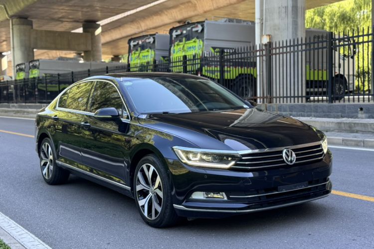 Used Volkswagen Magotan 2018 330TSI DSG Luxury Model Exterior 2