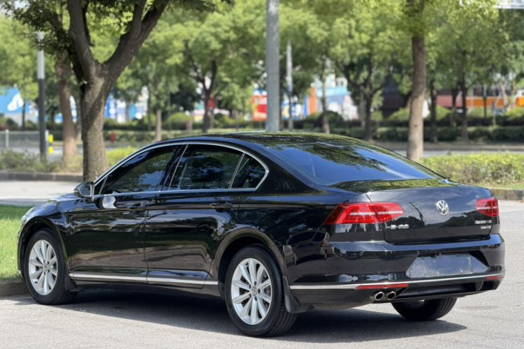 Used Volkswagen Magotan 2018 330TSI DSG Advanced Model Exterior 2