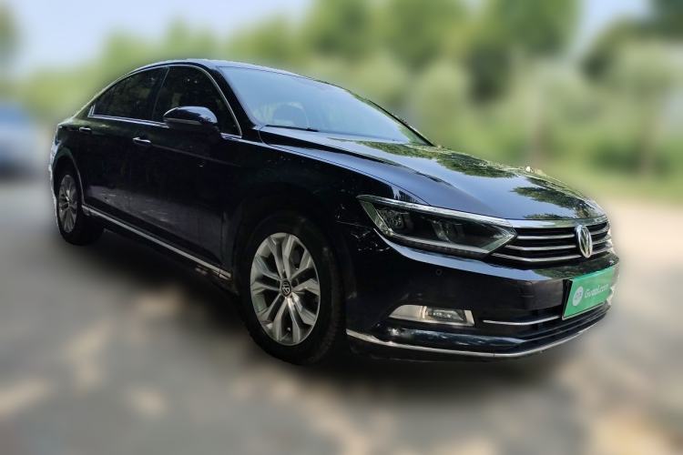 Used Volkswagen Magotan 2018 330TSI DSG Luxury Model Exterior 2