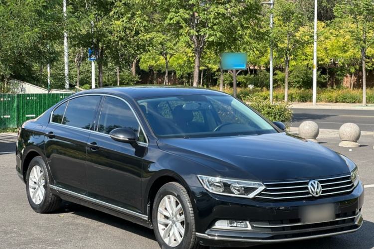Used Volkswagen Magotan 2018 280TSI DSG Comfort Model Exterior 2