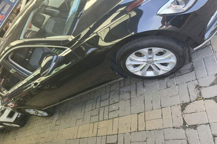 Used Volkswagen Magotan 2018 330TSI DSG Luxury Model Exterior 3