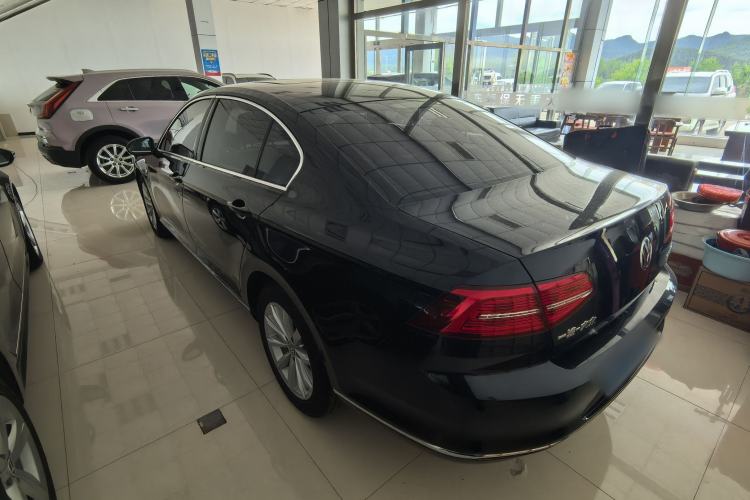 Used Volkswagen Magotan 2018 330TSI DSG Advanced Model Exterior 3