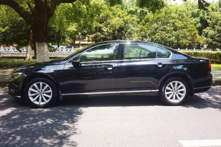 Used Volkswagen Magotan 2018 330TSI DSG Advanced Model Exterior 3