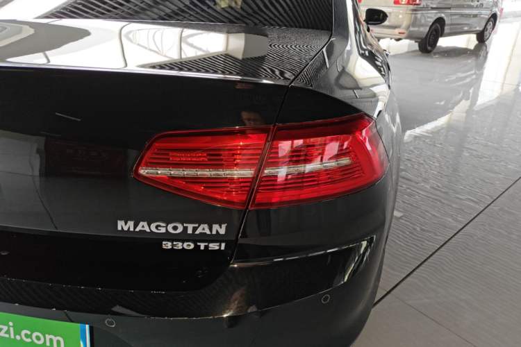 Used Volkswagen Magotan 2018 330TSI DSG Luxury Model Exterior 3