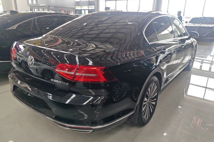 Used Volkswagen Magotan 2018 Facelift 380TSI DSG Luxury Version Exterior 3