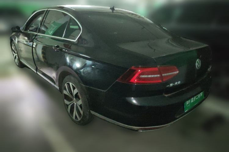 Used Volkswagen Magotan 2018 330TSI DSG Luxury Model Exterior 3