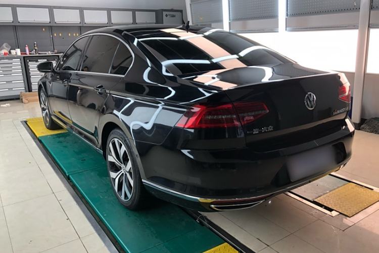 Used Volkswagen Magotan 2018 330TSI DSG Luxury Model Exterior 3